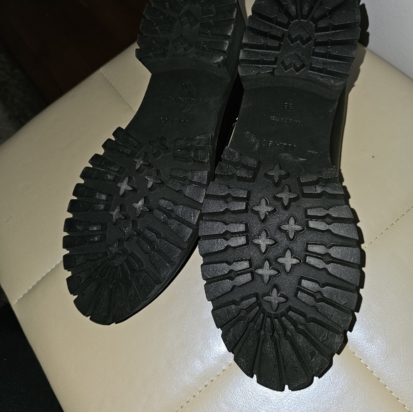 JULIA BO BABY DOLL DRESS SHOES.... - Picture 2 of 5